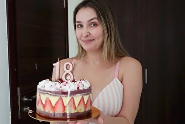 Ты уже совершеннолетний, сынок, наконец-то трахнешь меня в попку